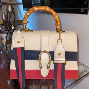 Gucci bamboo leather handbag. Authentic handbag. Very clean, beautiful handbag.